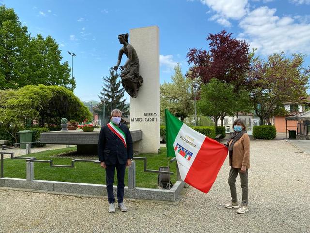 25 APRILE: A DISTANZA, MA INSIEME